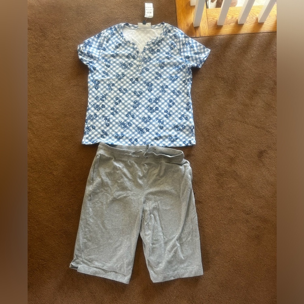 Karen Scott Blouse and Short Combo​ - Picture 2 of 8